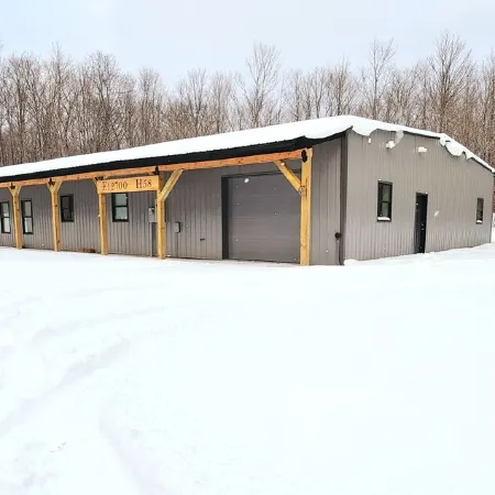 Barndominium on H-58 Near Pictured Rocks Attractions