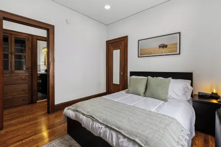 Newly Renovated Gem in Melrose  - Pet Friendly