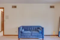 Huge 3 Story House Minutes From The Lake!