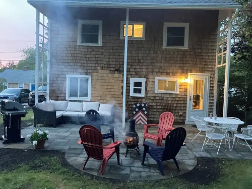 Craigsville beach cottage located .4 walking distance to the Beach!