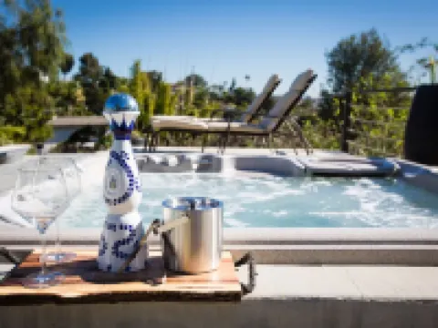 Amazing Views with Heated Pool and Jacuzzi Near Beach Hotels in Solana Beach