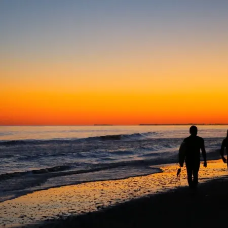 Unique Romantic Beach Style Cottage close to  Folly Beach & historic Charleston!