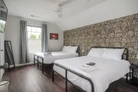 7BR - Family Friendly Stay ~10 mins from Airport