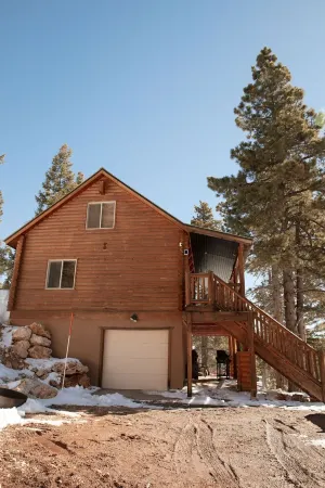 🏔Log Cabin Oasis w/hot tub and movie loft🏜 Отели в г. Duck Creek Village