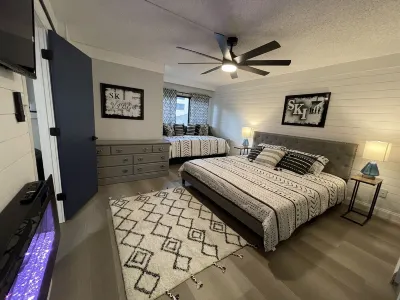 Good vibes only! 2BR at Silver Creek- sleeps 8 Hotels in 