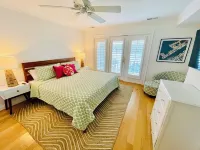 Relaxing Lakefront Home with Brand New Dock and Immaculate Vibes Hotels in Fallstown