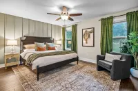 ✨Luxe Farmhouse✨Bourbon Trail✨ 4 king Beds ✨Hot Tub Games Trails sleeps 16