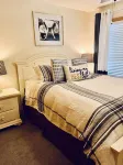 3 bed/3.5 bath Fish Creek Condo: walking distance to beach/parks, bars & dining