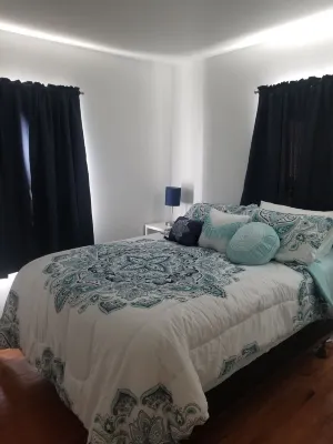 House by Lake Sakakawea with Hot tub!