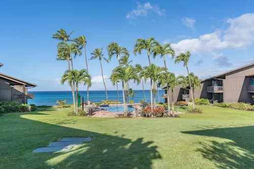 Maui Mahinaa Surf Oceanfront Condo with a great view Kahana area