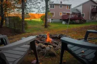 Vermont Summer Getaway • Fire Pit, Yard Games, Near Lake • Sleeps 11