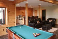 Mountain Cabin with Views of the Blue Ridge Parkway and the Piedmont