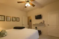 Lux 2/2 w/firepit 10 min from Sequoia Nat'l  Park & beside the Kaweah main fork