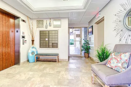 Spectacular penthouse end unit!