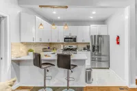 Modern 2BHK - 15 mins bus ride to Time Square, NYC