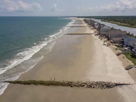 LUXE & SPOTLESS 1st Floor Condo Close to Golf/Pools/Beaches!