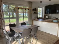 Luxusurlaub Unter Reet am Salzhaff. Surfen, Radfahren, Wandern - mit Hund!