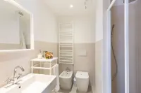 Apartment with lake view terrace Falò mount附近的飯店