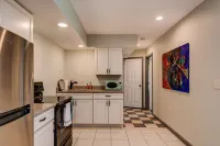 Pets welcomed, fully fenced in yard. Beautiful 1BR suite w full kitchen, WI-FI