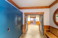 New Listing Ski-In/Ski-Out Zephyr 1 Bedroom Condo at the base of Winter Park