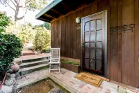 Holiday Sale!!! Secluded Redwood WindanSea Beach Bungalow, New Bikes, Hot Tub!