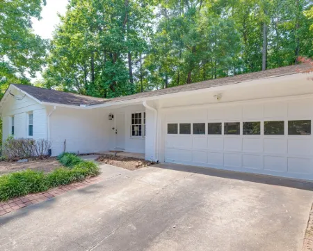 Newly renovated, pristine home Hotels in Chamblee