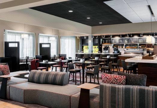 2. 코트야드 시카고..