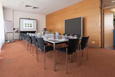 Best Western Hotel am Europaplatz Отели в г. Меринг