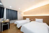 Gunsan Hotel MH - parkir