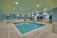 Holiday Inn Express & Suites HERMISTON DOWNTOWN by IHG - Swimmingpools