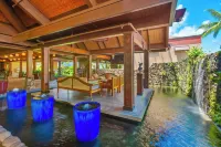 Hanalei Hideaway-Oceanfront, Mtn & Waterfall Views, Top Floor, No Stairs
