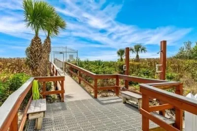 ⛱️ BEACHFRONT CONDO