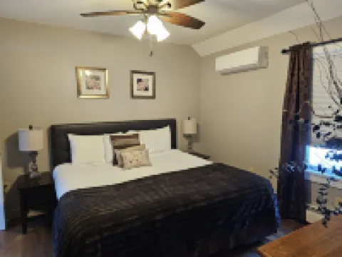 Whiteface Mtn/Wilmington, NY~~Hot Tub, Gas Fireplace, 2 Minutes to Whiteface!!