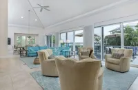 Private Heated Pool~40' Dock~Bring a Boat~Golf Cart~Kayaks