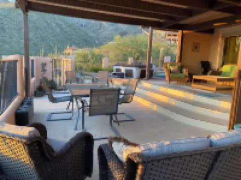 AWESOME Sunsets by the Heated Pool, putting green, hot tub & Tucson Night Lights 丹戈豪園酒店