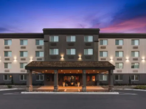 Comfort Inn & Suites Vancouver Downtown City Center Hotels in Vancouver