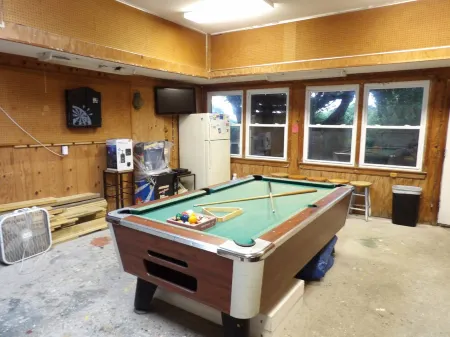 BUCKEYE BEACH INN!!! LOCATED ON GOLF COURSE, LARGE POOL, 5 MINUTES TO BEACH!!!