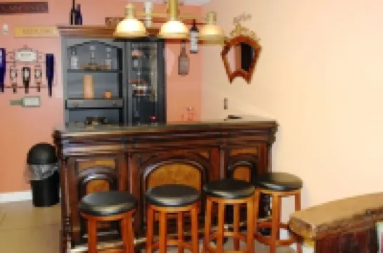 Luxury Lake Cabin by New River Trail w/ Dock/Canoes/Steam Room/Fireplaces...