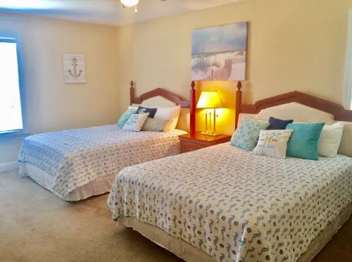 4Br/2Ba Beachview home, delightful ocean view, sandy beaches, 7 beds (sleeps 13)
