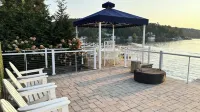 BullFrog cottage, Harveys Lake, PA - Spectacular lakefront presence and view!