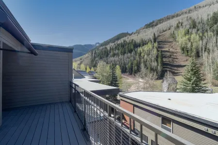 Ski In/Ski Out-30 second walk to lift- Downtown Telluride-Hot Tub-Free Parking