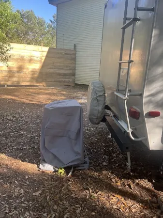 Cute Private Camper close to beach and bay Отели в г. Наварр