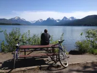 Rustic Lakeside Cabin- 3 miles from Glacier Park- get own beach & dock! - Chalets