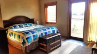 Charming Deluxe Mountain Cabin. Ski/Summer Adventures!  7 mi. to Grand Targhee!