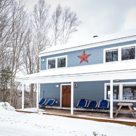 Cozy & Private Killington Ski House - Hot Tub - 4 Min to Resort - 4Br/3BA