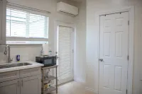 Cozy studio in fantastic Tulare with WiFi access