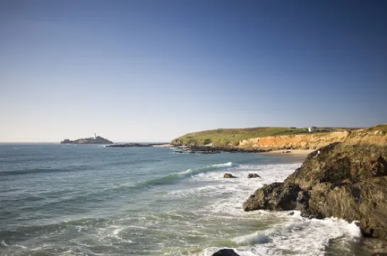 Longships Apartment - two bedroomed apartment within a 15 min walk of the beach.