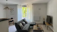 Spacious 2 bedrooms / closed private parking