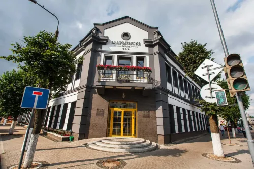 Mariinskiy Hotels in Baranavitjy