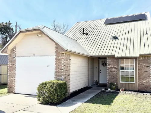 Cozy Cul-de-sac in southern Panama City. Close to town and Beaches Hotels in Callaway